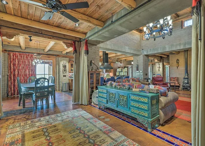 Luxe W/ Pool & Outdoor Kitchen In Phoenix!