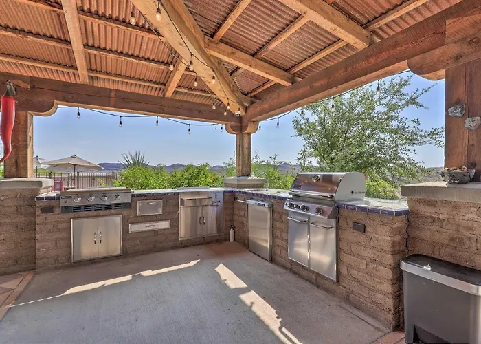 Holiday home Luxe W/ Pool & Outdoor Kitchen In Phoenix! *