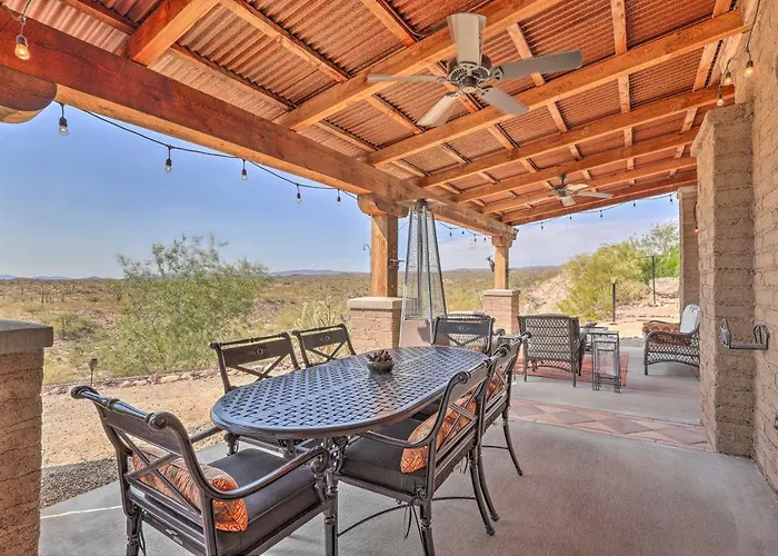 Holiday home Luxe W/ Pool & Outdoor Kitchen In Phoenix!