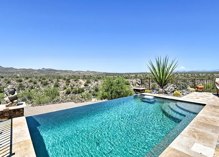 Luxe W/ Pool & Outdoor Kitchen In Phoenix! Holiday home Wickenburg